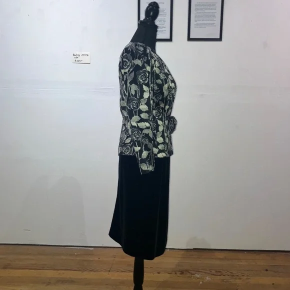 Vintage silk and velvet dress set - Picture 12 of 15